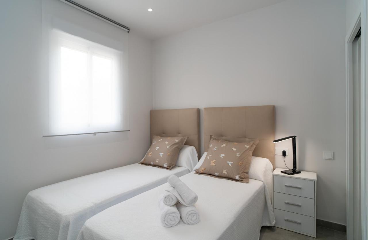 Aac Malaga - Apartamento Con Terraza, Muy Amplio, Totalmente Equipado, Cerca Del Centro Y Nuevo! Buitenkant foto