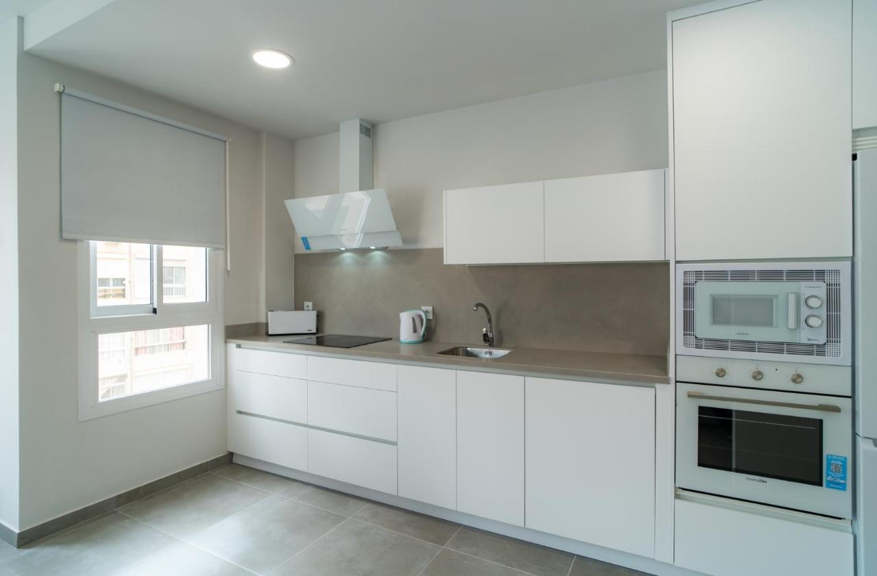 Aac Malaga - Apartamento Con Terraza, Muy Amplio, Totalmente Equipado, Cerca Del Centro Y Nuevo! Buitenkant foto